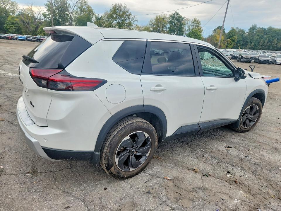 Снимка 3 от търг – 2024 NISSAN ROGUE с VIN 5N1BT3BB3RC751536