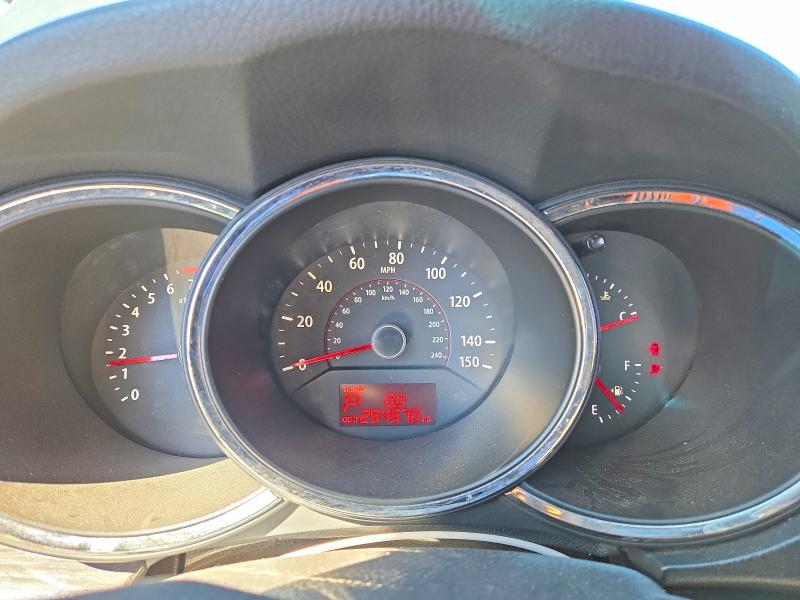 Photo 9 from auction – 2011 KIA SORENTO with VIN 5XYKTDA22BG177265