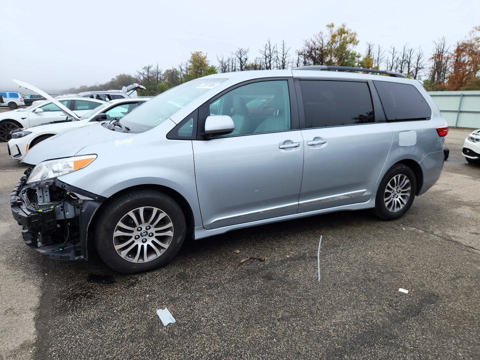 Photo 1 from auction – 2019 TOYOTA SIENNA with VIN 5TDYZ3DC2KS983164
