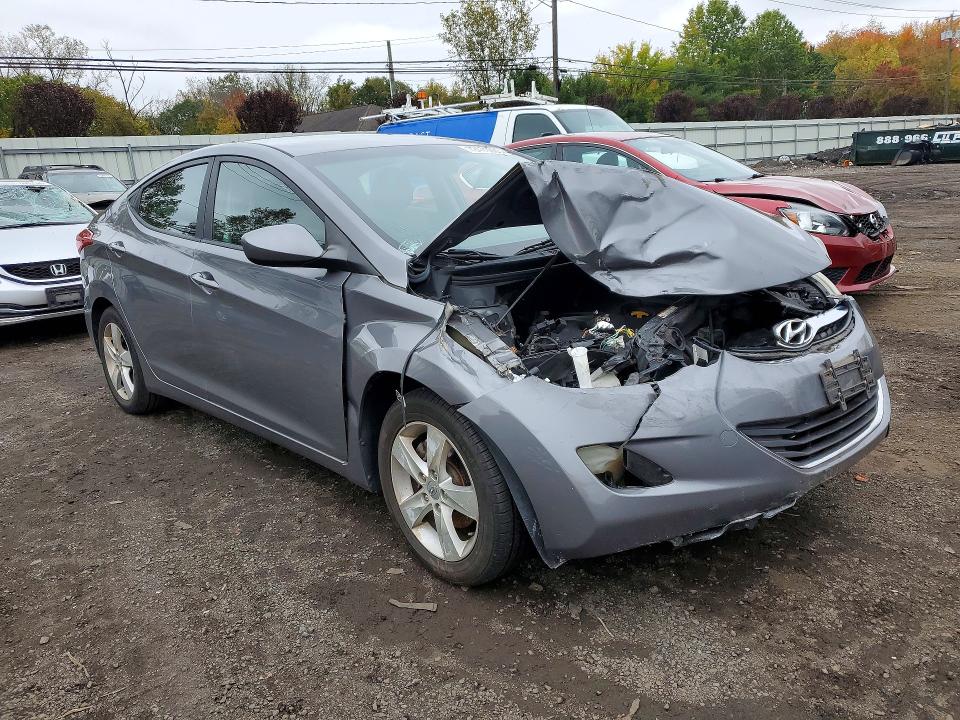 Photo 4 from auction – 2012 HYUNDAI ELANTRA with VIN 5NPDH4AE2CH093901