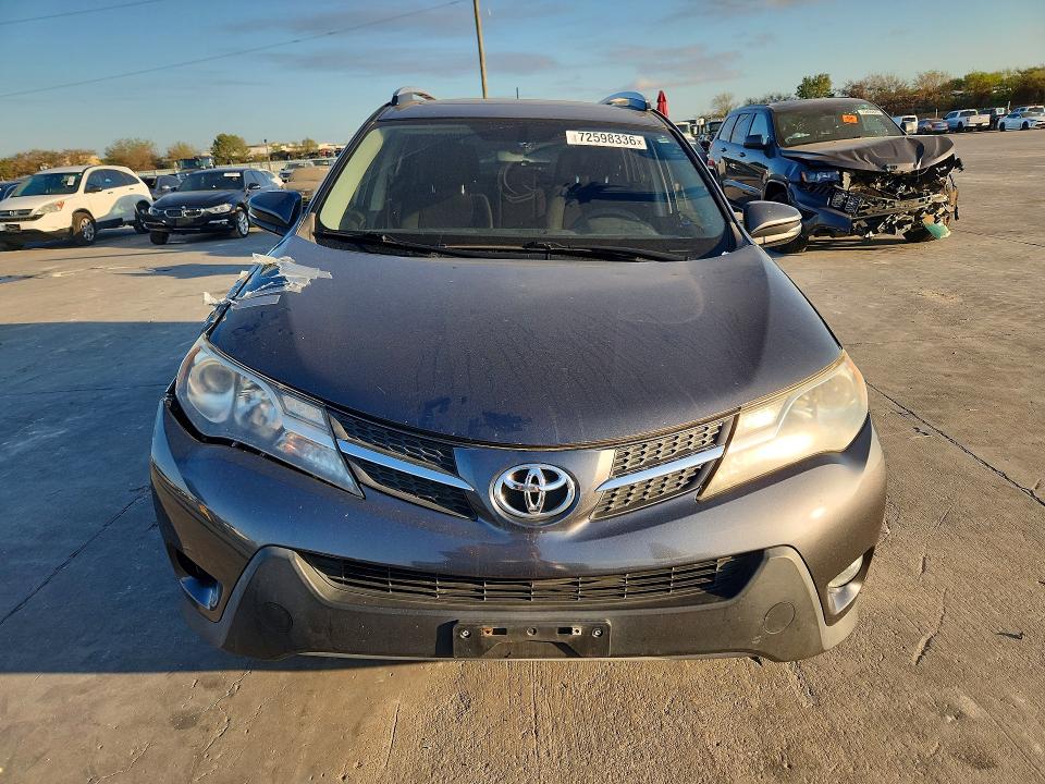 Снимка 5 от търг – 2015 TOYOTA RAV4 с VIN JTMWFREV9FD074357