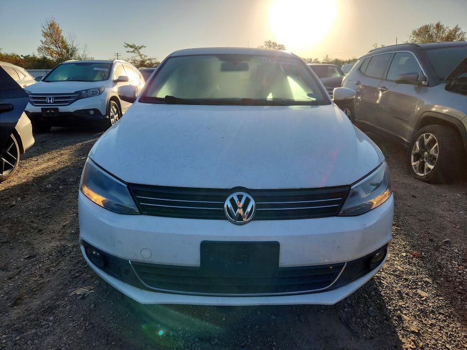 Photo 5 from auction – 2011 VOLKSWAGEN JETTA with VIN 3VWLX7AJ1BM364983