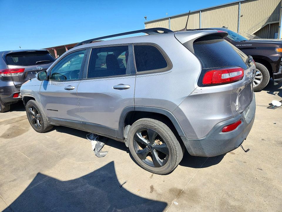 Foto 2 de la subasta – 2018 JEEP CHEROKEE con VIN 1C4PJLCB3JD510038