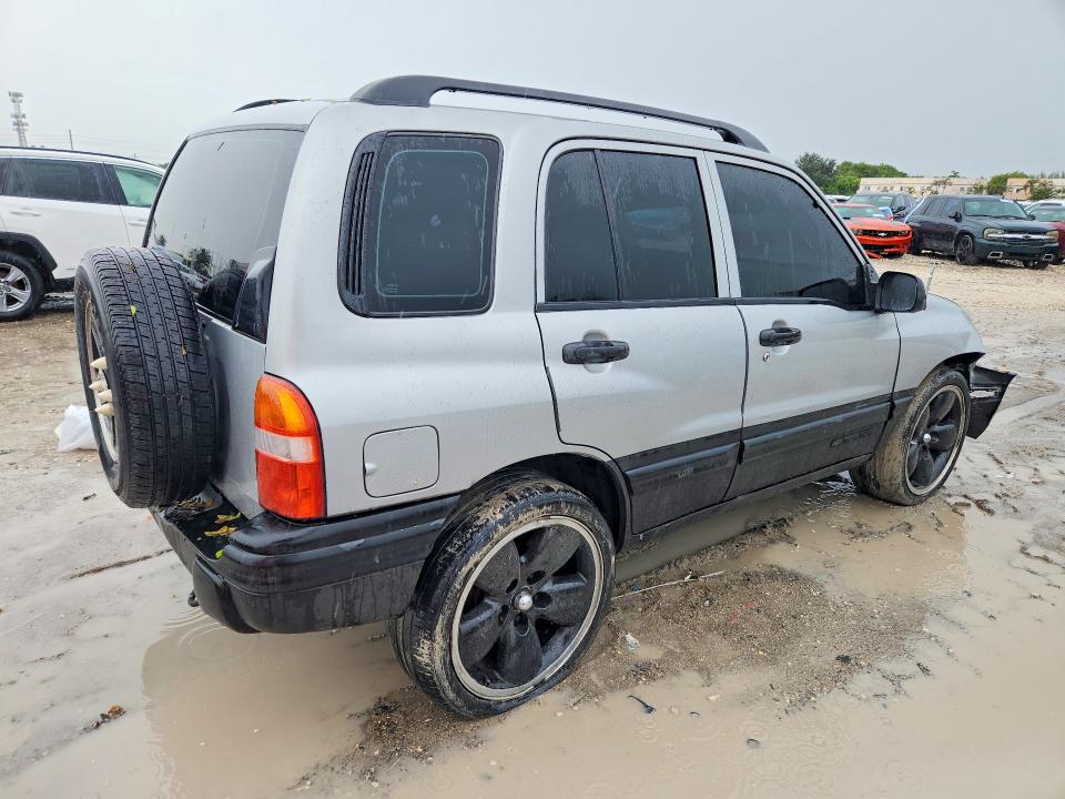 Foto 3 de la subasta – 2003 CHEVROLET TRACKER con VIN 2CNBE13CX36953148
