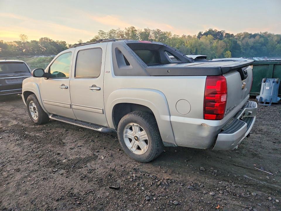 Снимка 2 от търг – 2011 CHEVROLET AVALANCHE с VIN 3GNTKFE3XBG158946