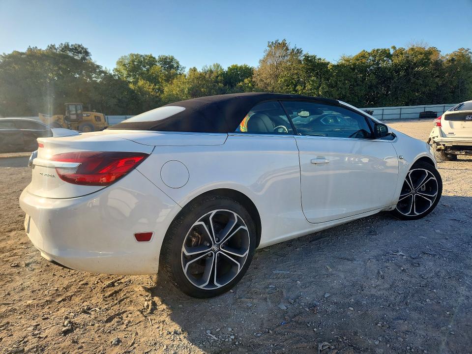 Снимка 3 от търг – 2016 BUICK CASCADA с VIN W04WT3N52GG162795