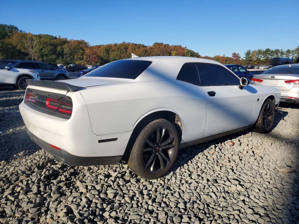Photo 3 from auction – 2017 DODGE CHALLENGER with VIN 2C3CDZAG8HH633598
