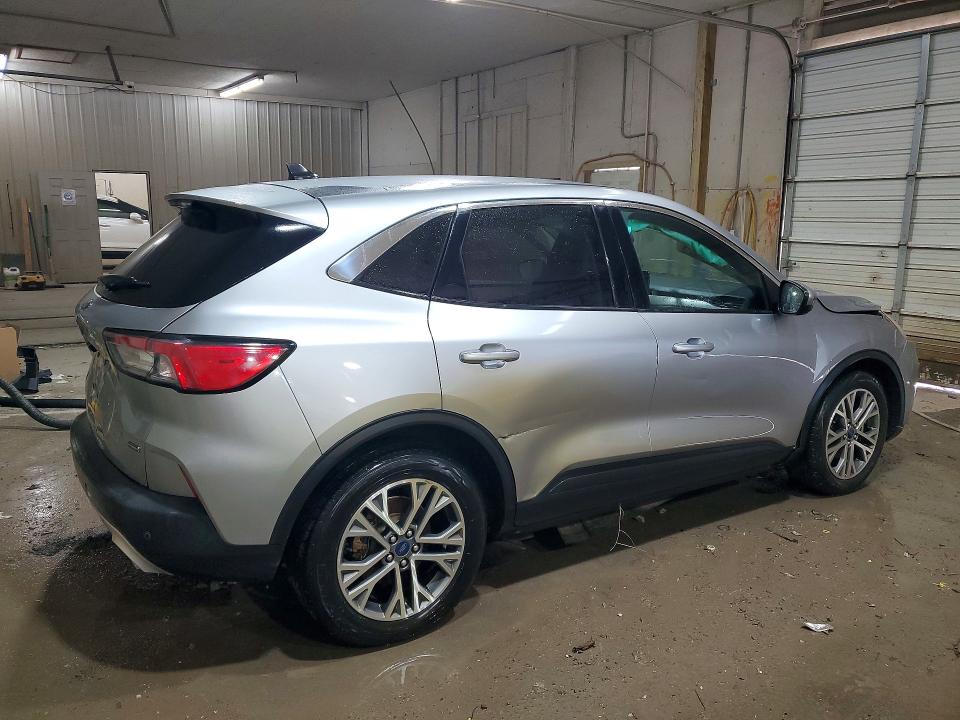 Photo 3 from auction – 2022 FORD ESCAPE with VIN 1FMCU0CZ4NUA24843