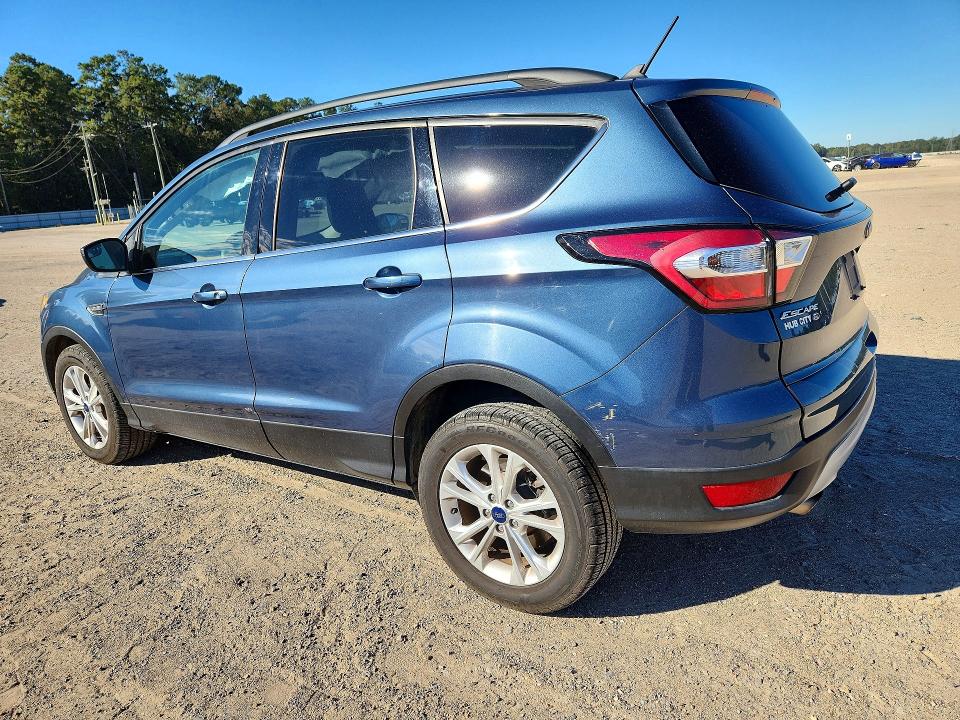 صورة رقم 2 من المزاد - 2018 FORD ESCAPE مع VIN 1FMCU0GD1JUB36105