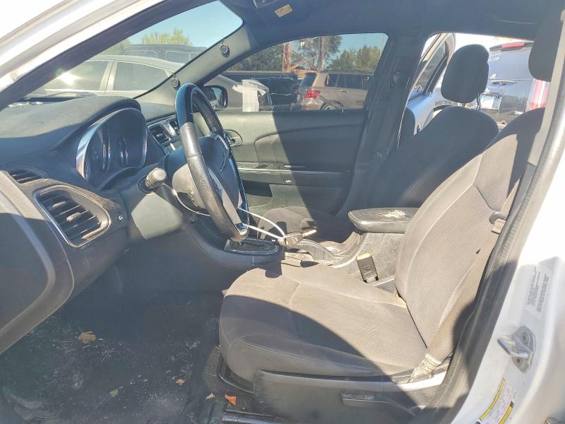 Фото 7 с аукциона – 2014 CHRYSLER 200 с VIN 1C3CCBBB0EN107708