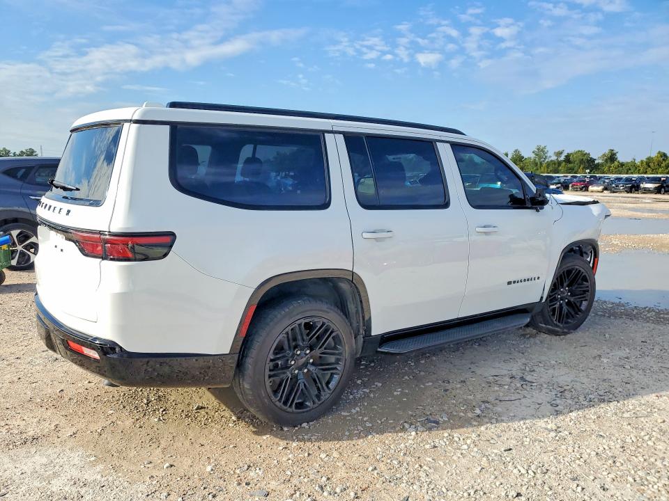 Photo 3 from auction – 2023 JEEP WAGONEER with VIN 1C4SJVBP1PS559309