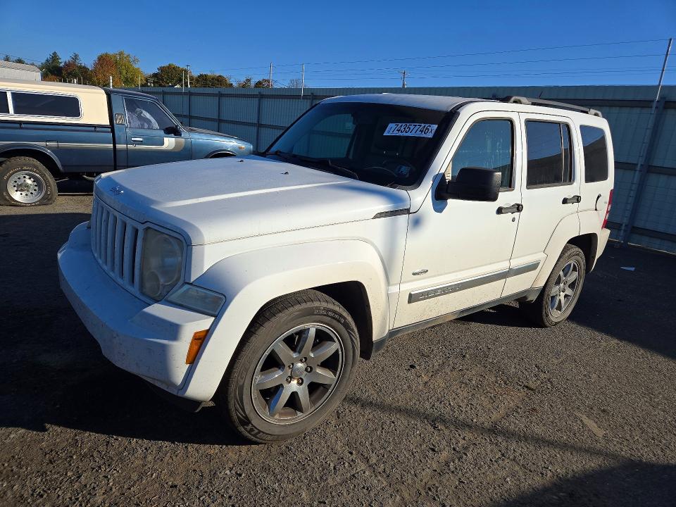 JEEP LIBERTY 2012 مع رقم تعريف المركبة 1C4PJMAKXCW175778 - صورة من المزاد