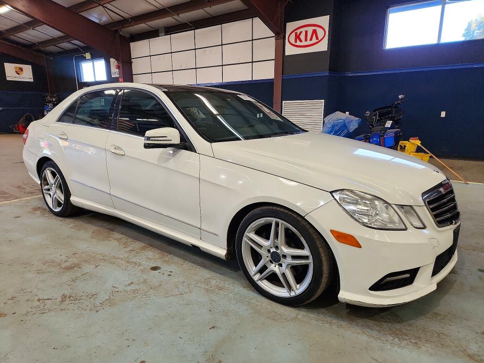 Снимка 4 от търг – 2011 MERCEDES-BENZ E с VIN WDDHF8HB4BA385426