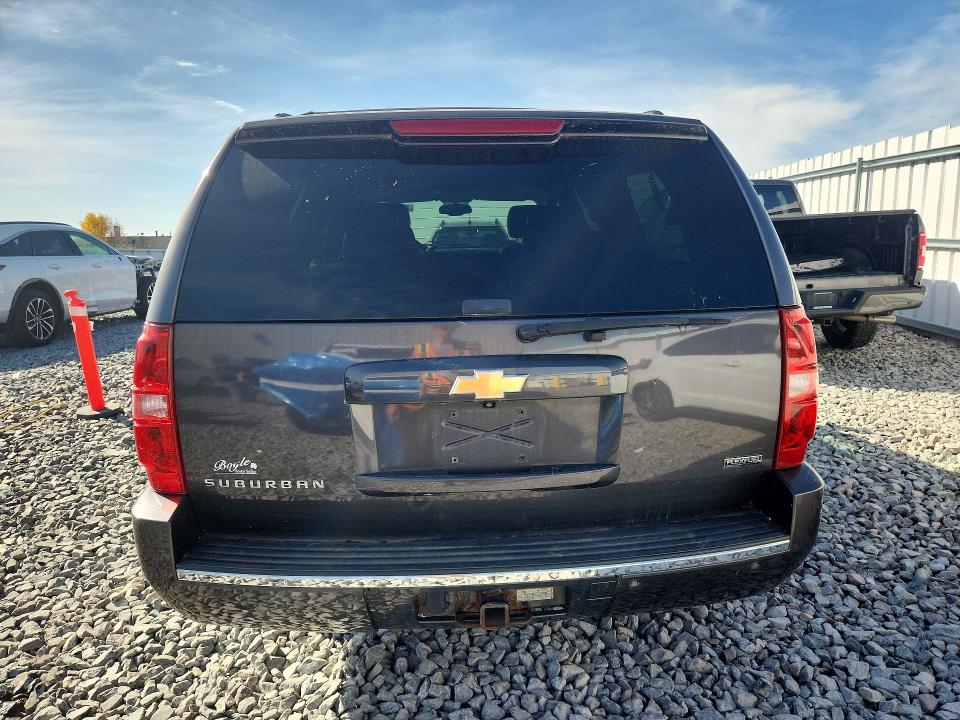 Photo 6 from auction – 2010 CHEVROLET SUBURBAN with VIN 1GNUKKE36AR103826