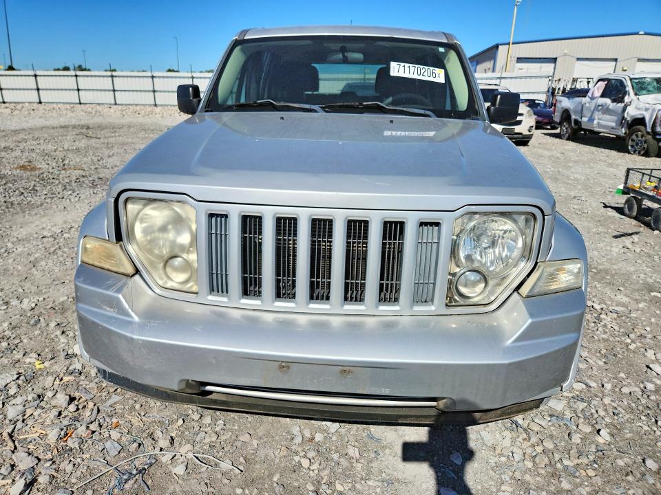 Zdjęcie 5 z aukcji – 2011 JEEP LIBERTY z VIN 1J4PP2GK6BW508416