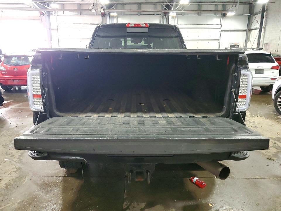 Фото 6 с аукциона – 2018 GMC SIERRA с VIN 1GT12UEY3JF284761