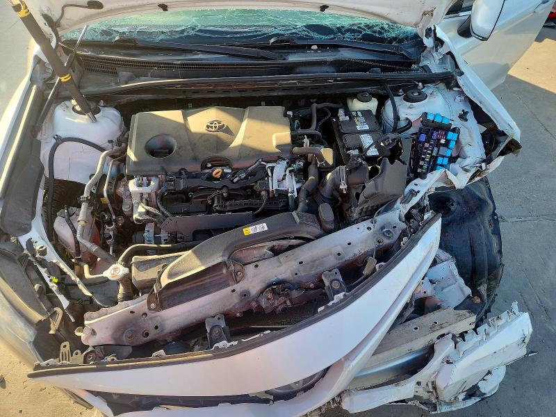 Снимка 11 от търг – 2018 TOYOTA CAMRY с VIN 4T1B61HK1JU120236