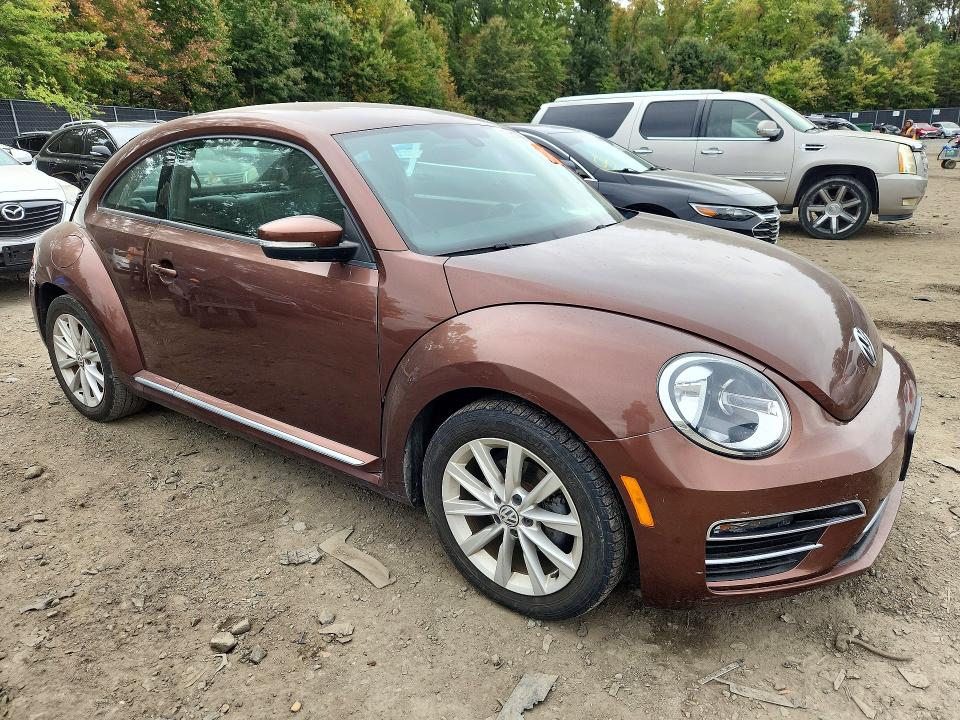 Снимка 4 от търг – 2017 VOLKSWAGEN BEETLE с VIN 3VWJ17AT6HM621283