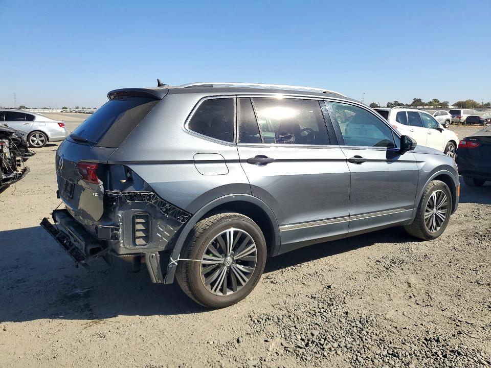 Снимка 3 от търг – 2018 VOLKSWAGEN TIGUAN с VIN 3VV3B7AX1JM158987
