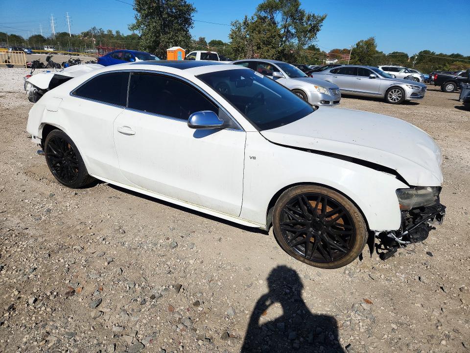 Снимка 4 от търг – 2010 AUDI S5 с VIN WAUCVAFR6AA035807