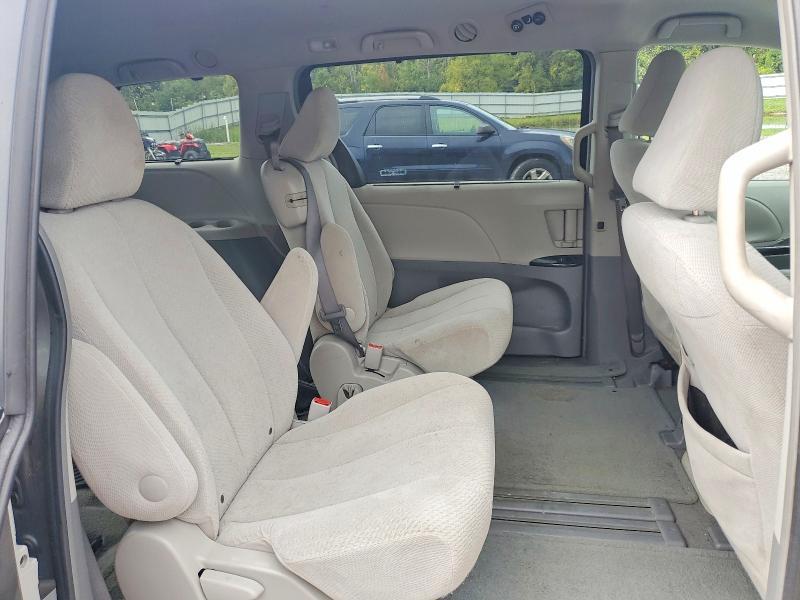 Photo 11 from auction – 2011 TOYOTA SIENNA with VIN 5TDKK3DC5BS103794