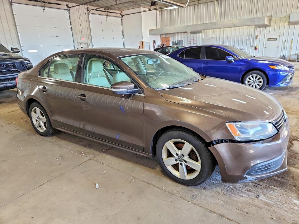 Снимка 4 от търг – 2013 VOLKSWAGEN JETTA с VIN 3VWLL7AJ5DM203387