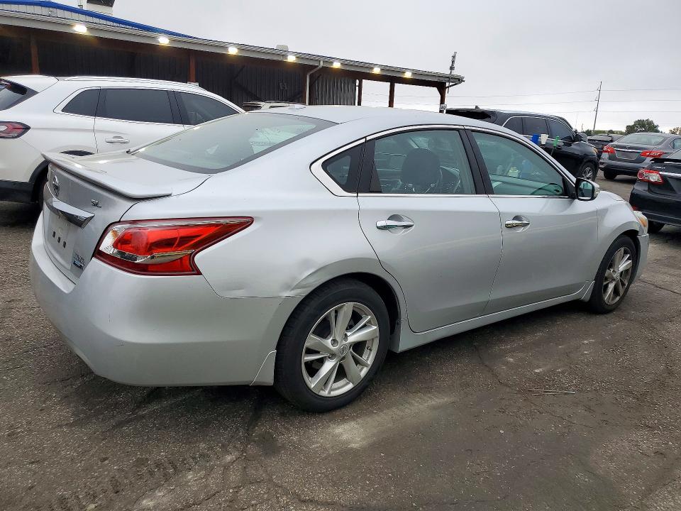 Photo 3 from auction – 2013 NISSAN ALTIMA with VIN 1N4AL3AP8DN566981