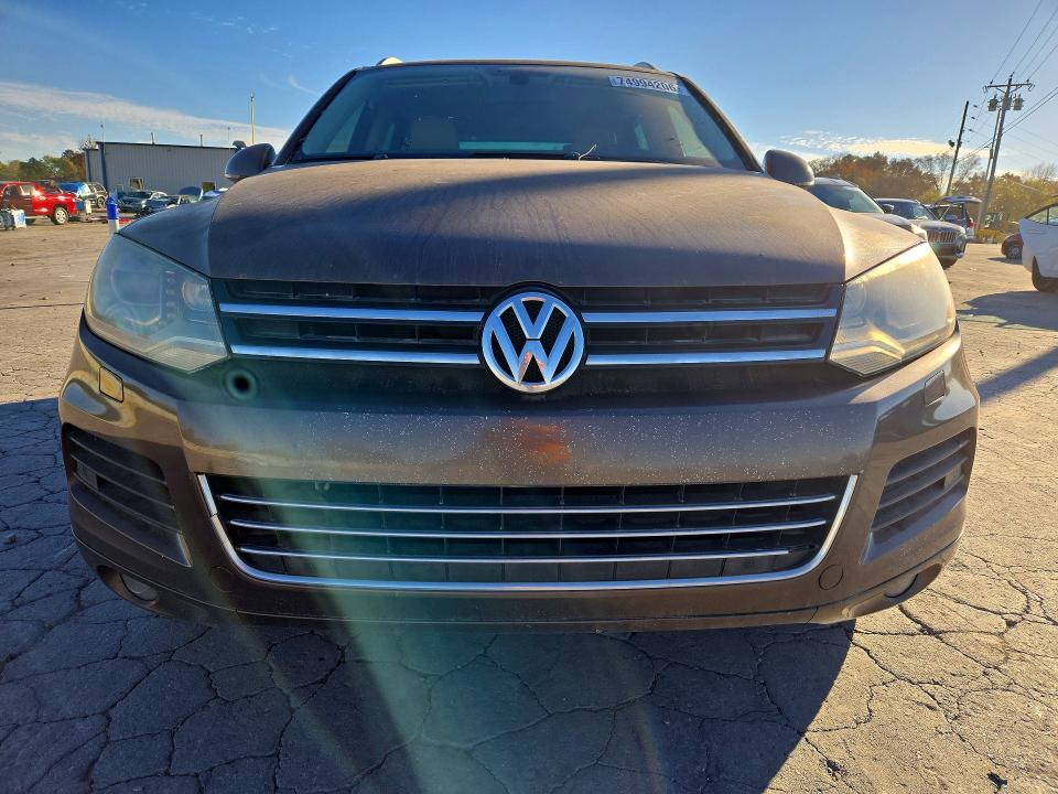 Снимка 5 от търг – 2012 VOLKSWAGEN TOUAREG с VIN WVGFK9BP3CD000800