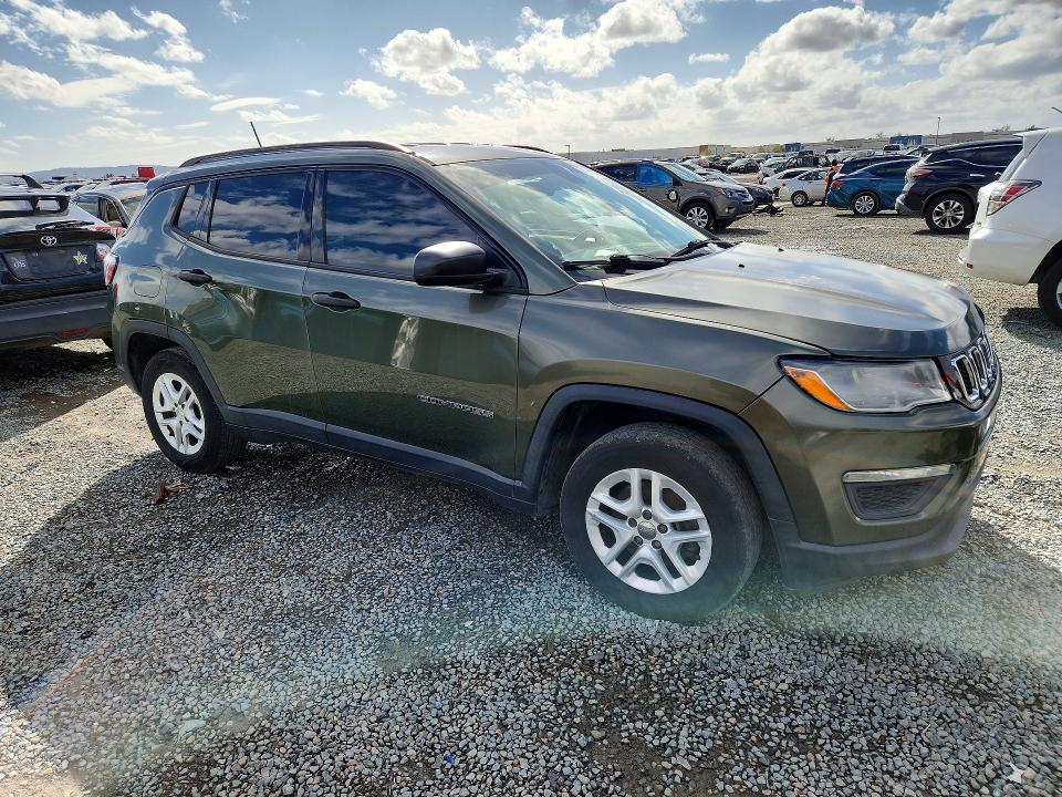 Photo 4 from auction – 2018 JEEP COMPASS with VIN 3C4NJCAB2JT105597