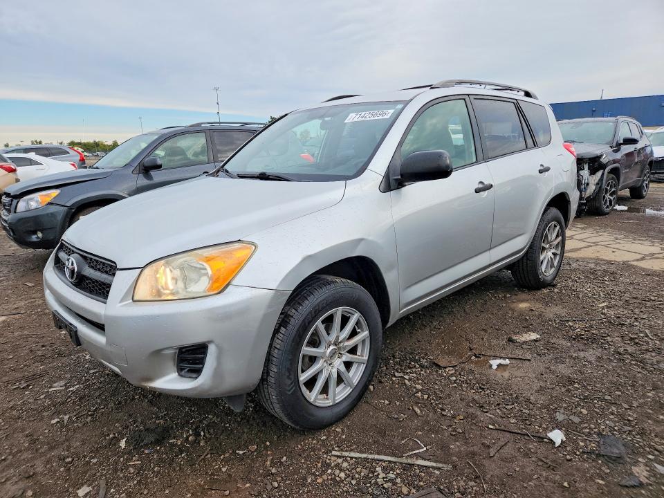 TOYOTA RAV4 2010 с VIN JTMBF4DV4AD028110 - Снимка от търг