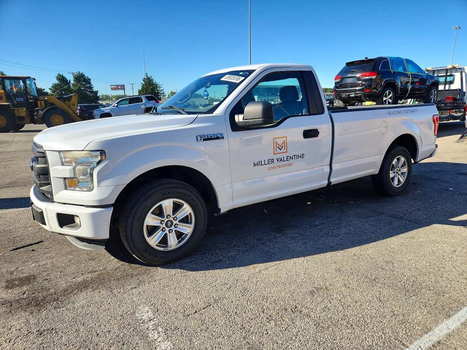 Снимка 1 от търг – 2015 FORD F150 с VIN 1FTMF1C81FKD61614