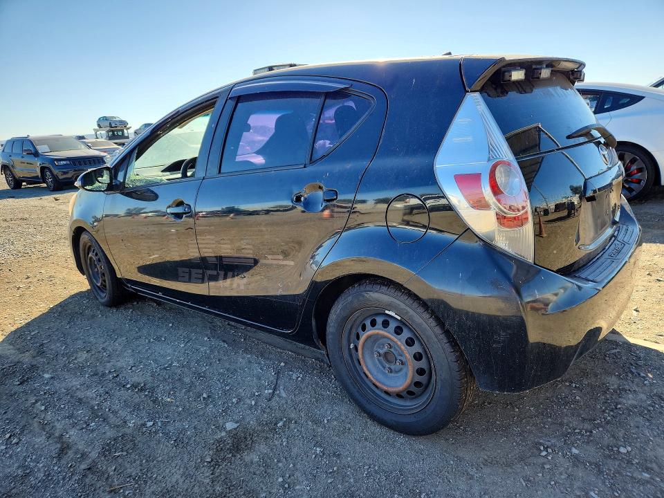 Photo 2 from auction – 2014 TOYOTA PRIUS C with VIN JTDKDTB32E1084460