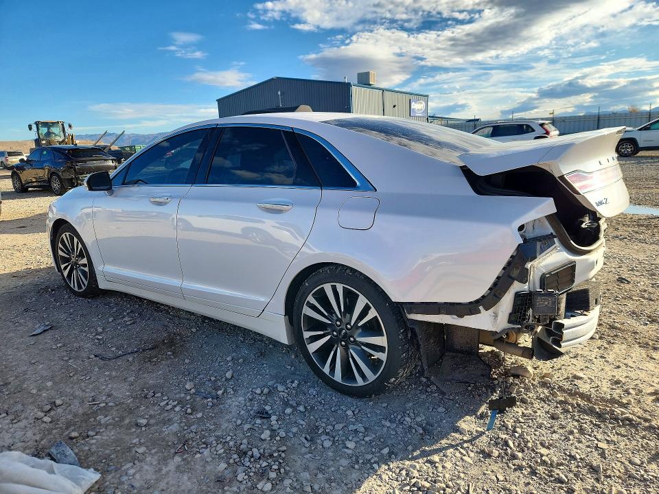 Снимка 2 от търг – 2019 LINCOLN MKZ с VIN 3LN6L5F96KR604638