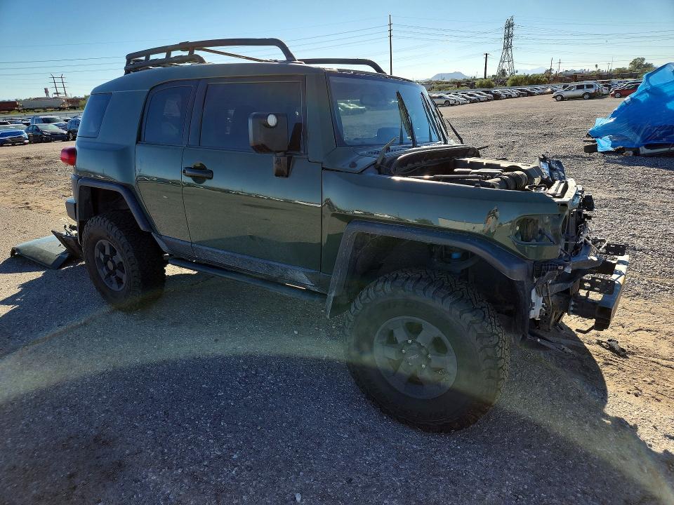 Снимка 4 от търг – 2011 TOYOTA FJ CRUISER с VIN JTEBU4BF3BK115331