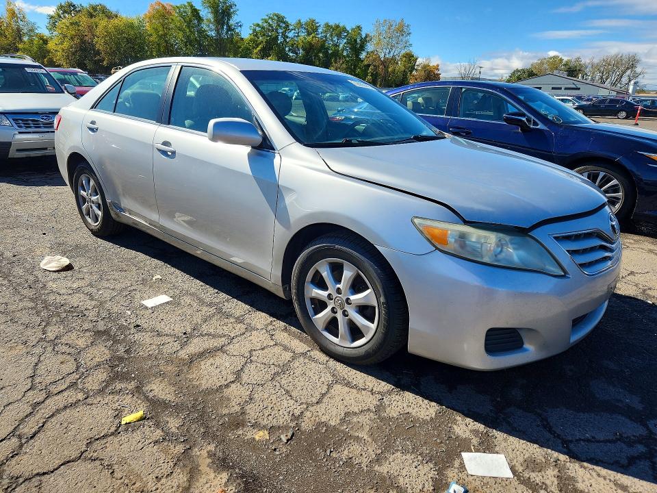 Снимка 4 от търг – 2011 TOYOTA CAMRY с VIN 4T1BF3EK5BU668998