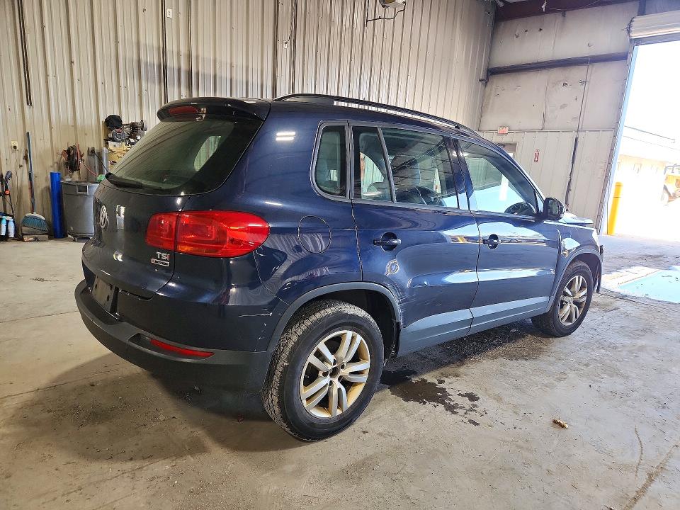 Снимка 3 от търг – 2016 VOLKSWAGEN TIGUAN с VIN WVGBV7AXXGW577829