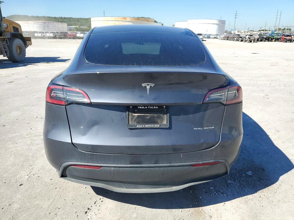 Снимка 6 от търг – 2023 TESLA MODEL Y с VIN 7SAYGDEE8PF869700