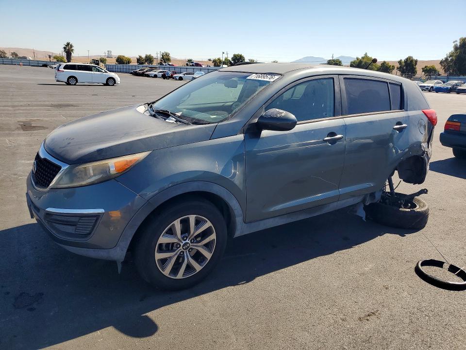 KIA SPORTAGE 2014 مع رقم تعريف المركبة KNDPB3AC1E7559476 - صورة من المزاد