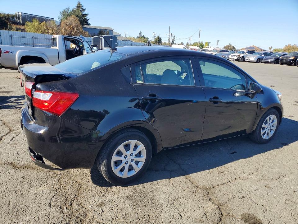 Photo 3 from auction – 2015 KIA RIO with VIN KNADM4A3XF6458038