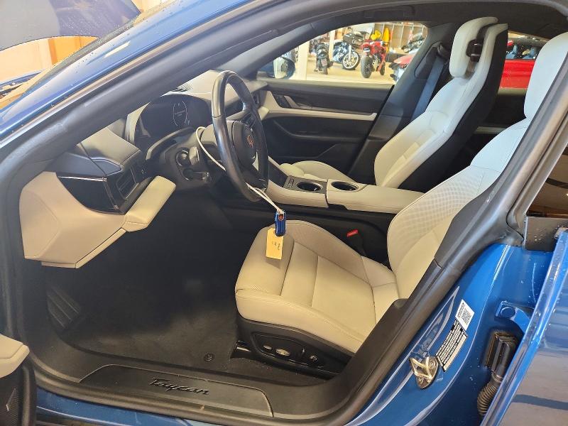 Photo 7 from auction – 2022 PORSCHE TAYCAN with VIN WP0AA2Y16NSA10671