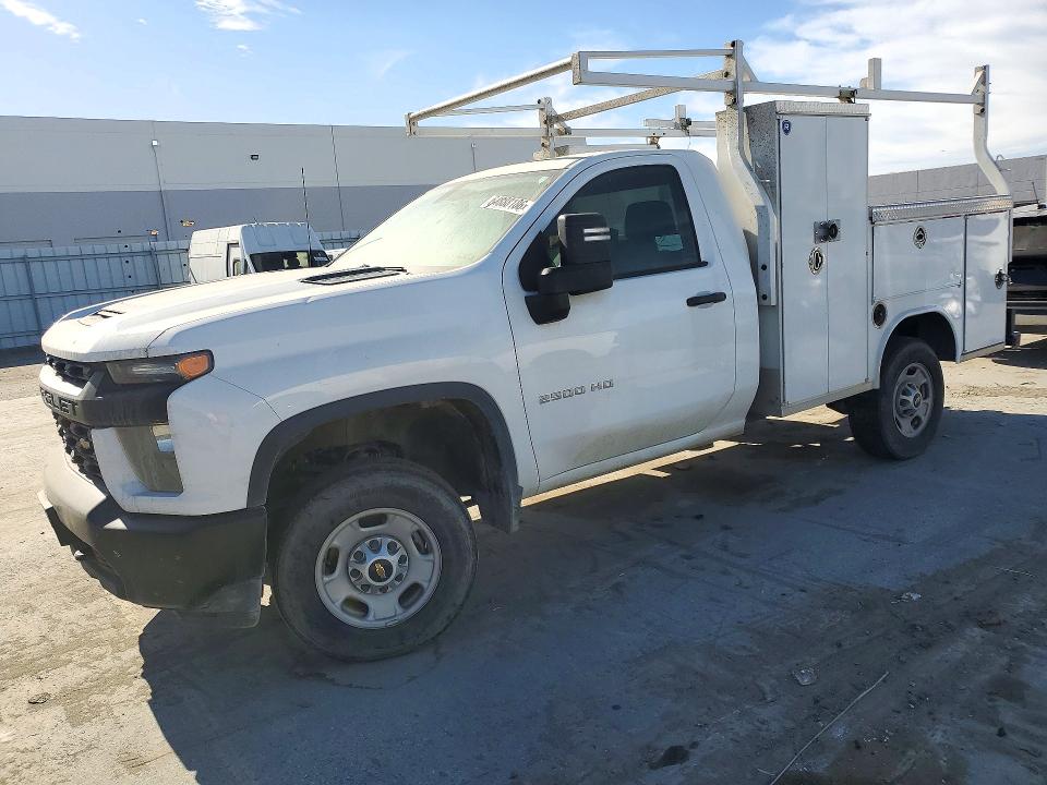 CHEVROLET SILVERADO 2022 with VIN 1GC0WLE79NF299823 - Photo from auction