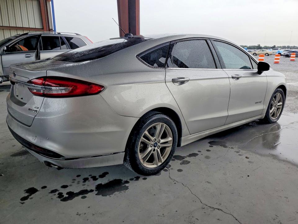 Zdjęcie 3 z aukcji – 2018 FORD FUSION z VIN 3FA6P0LU5JR280011