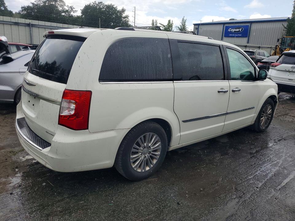 Photo 3 from auction – 2011 CHRYSLER TOWN & COUNTRY with VIN 2A4RR6DG5BR760595