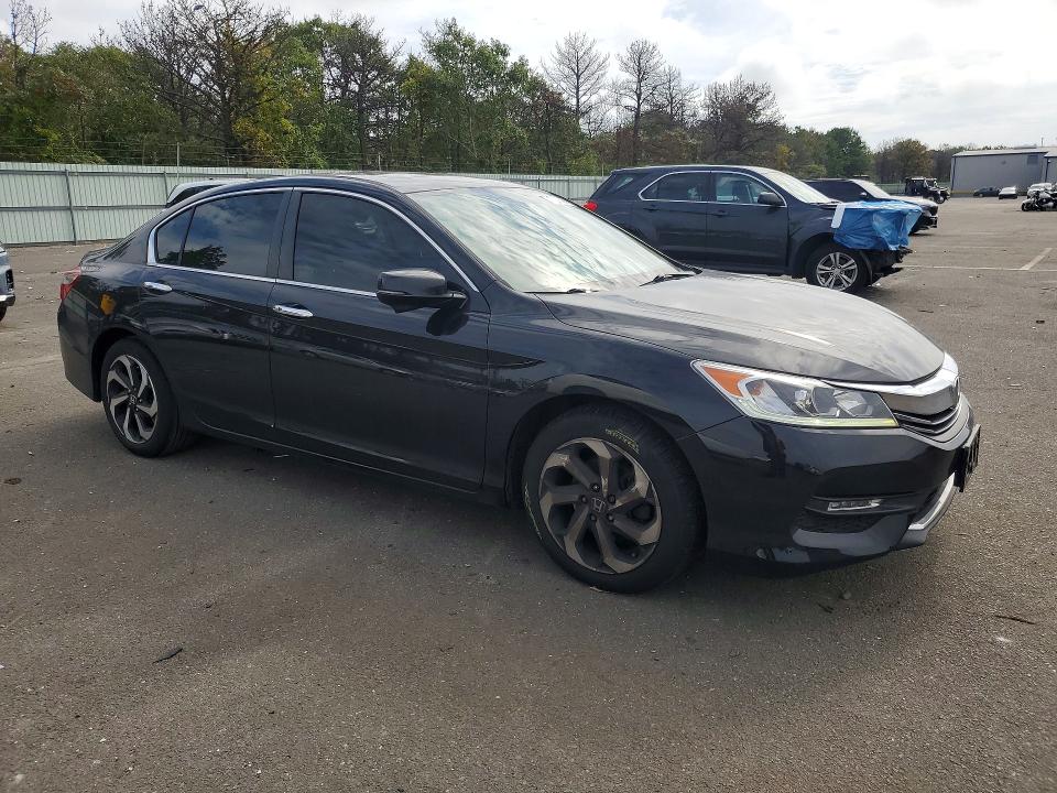 Photo 4 from auction – 2016 HONDA ACCORD with VIN 1HGCR2F7XGA245705