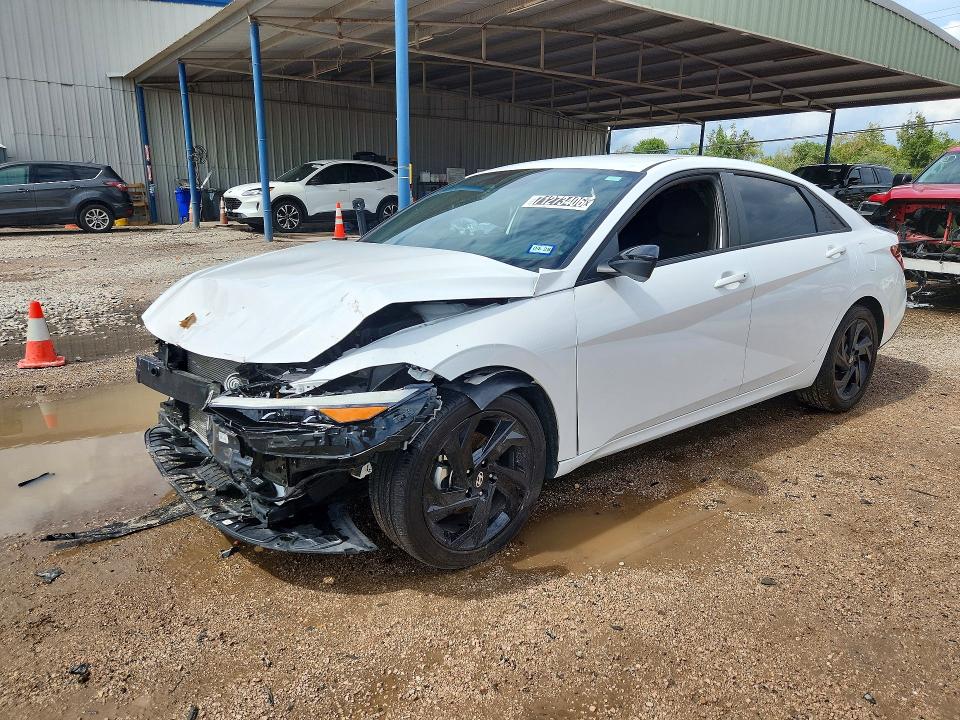 Снимка 1 от търг – 2026 HYUNDAI ELANTRA с VIN KMHLM4DG3TU200184