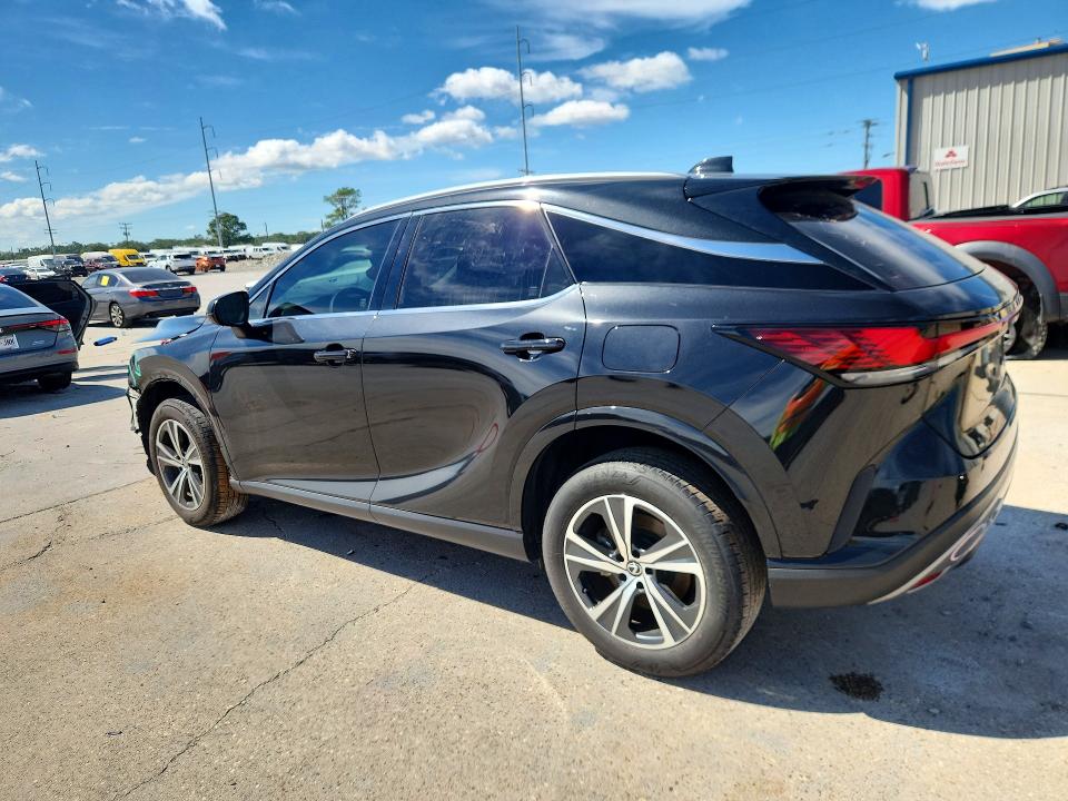 Снимка 2 от търг – 2023 LEXUS RX 350 с VIN JTJCHMAA3P2007864