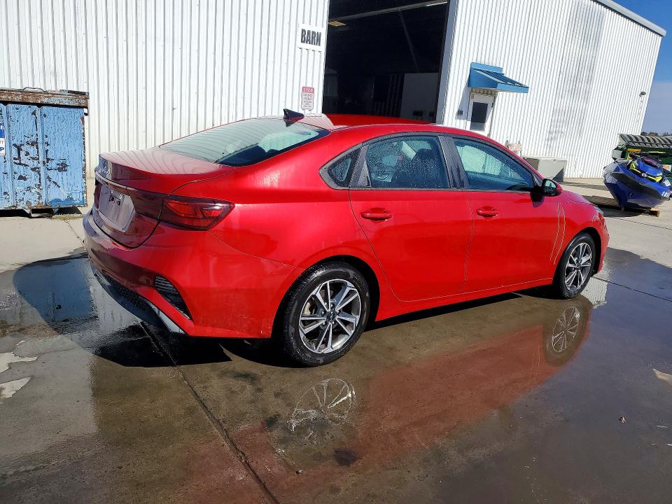 Фото 3 с аукциона – 2023 KIA FORTE с VIN 3KPF24AD3PE627595