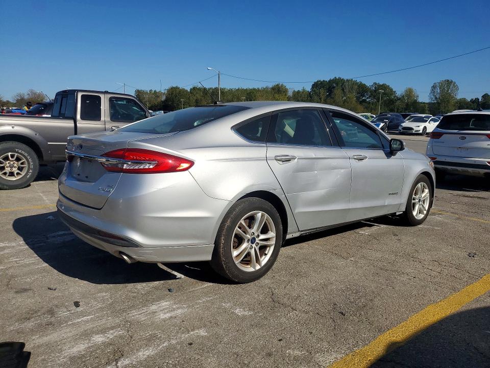 Photo 3 from auction – 2018 FORD FUSION with VIN 3FA6P0LU1JR195036