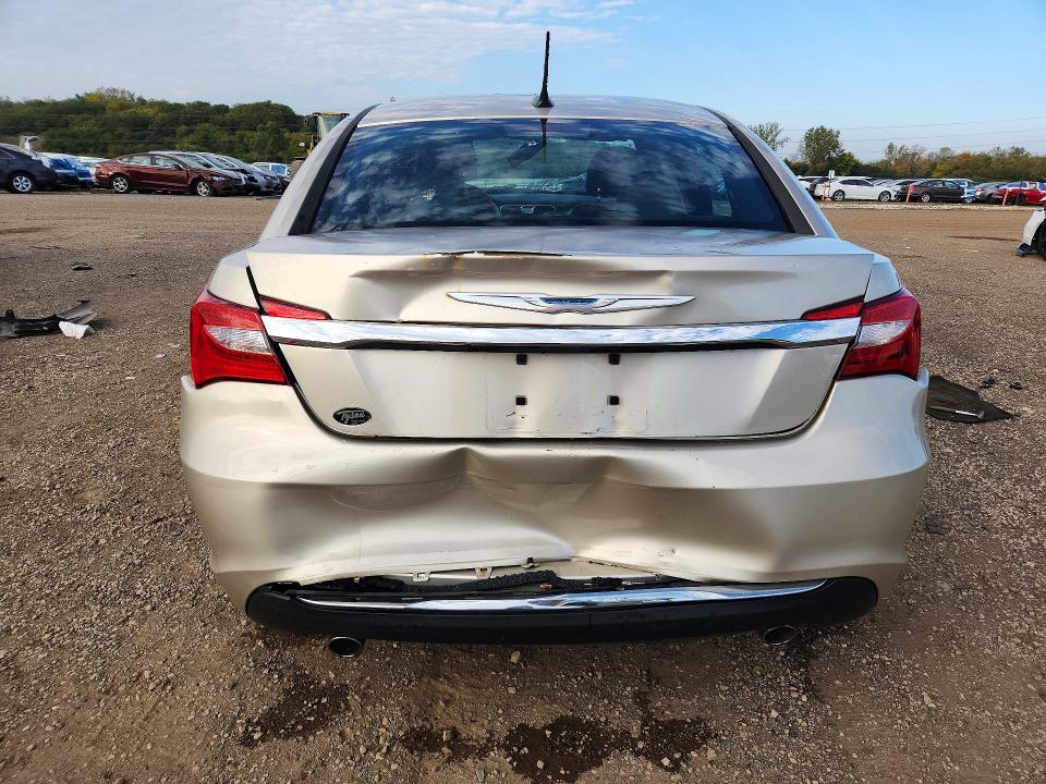 صورة رقم 6 من المزاد - 2013 CHRYSLER 200 مع VIN 1C3CCBCG3DN744035