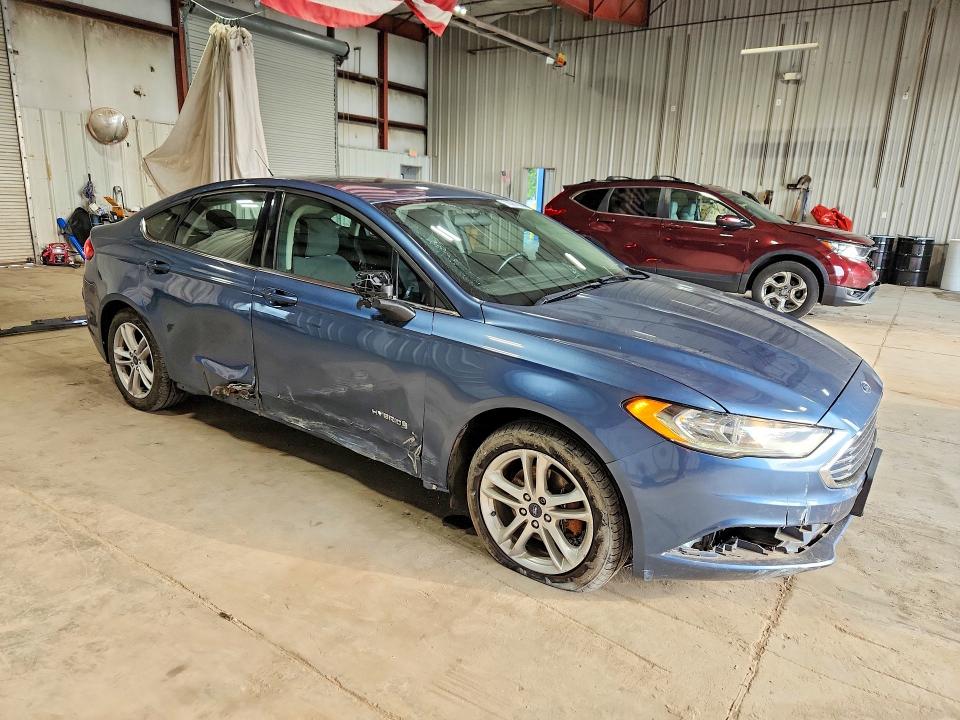 Photo 4 from auction – 2018 FORD FUSION with VIN 3FA6P0LU1JR159900